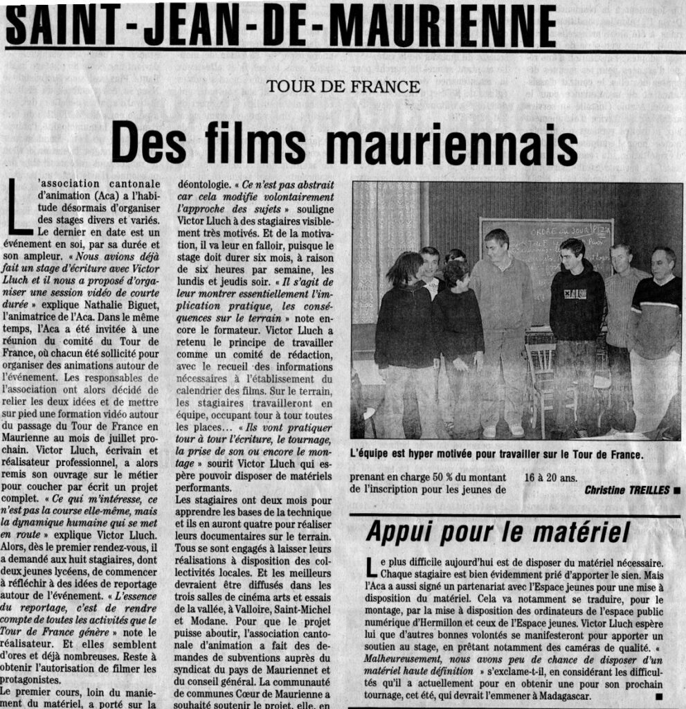 Coupure du Dauphiné Libéré de février 2006 : l'article « Des films mauriennais » de Christine Treilles sur le stage vidéo autour du Tour de France, avec la photo des stagiaires et de leur formateur devant un tableau noir