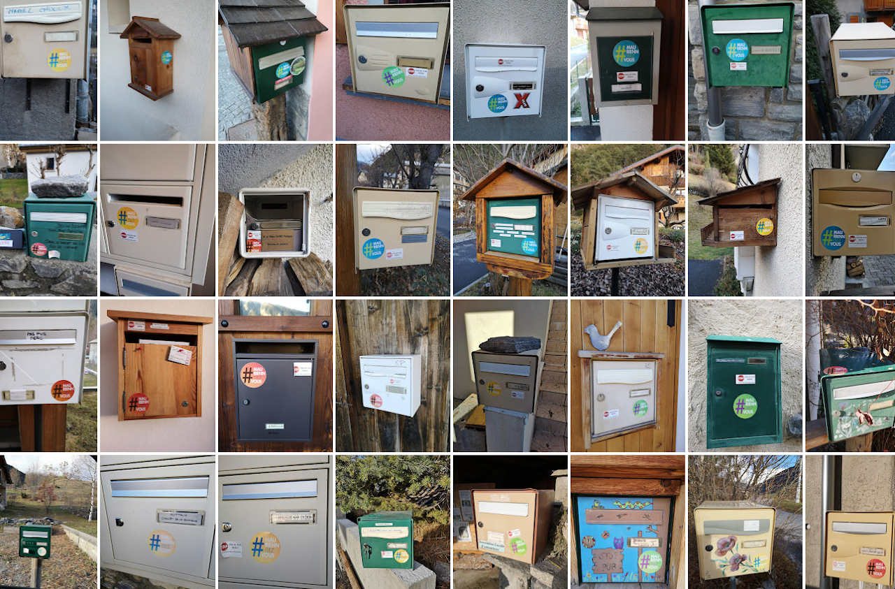 2018, mosaïque de 28 boîtes aux lettres de toute la vallée, chacune ornée d'un autocollant #MauriennisezVous.