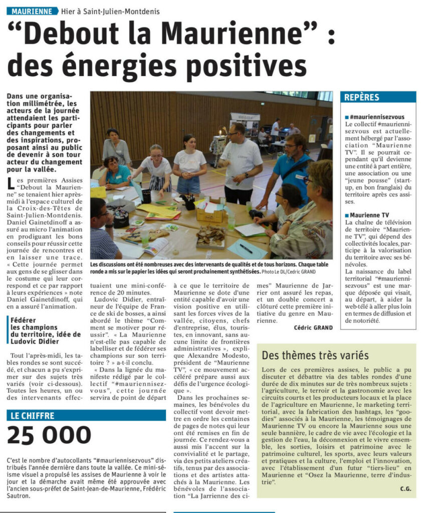 Coupure de presse de juin 2019 : « Debout la Maurienne : des énergies positives », avec la photo de participants autour d'une table ronde dans un gymnase