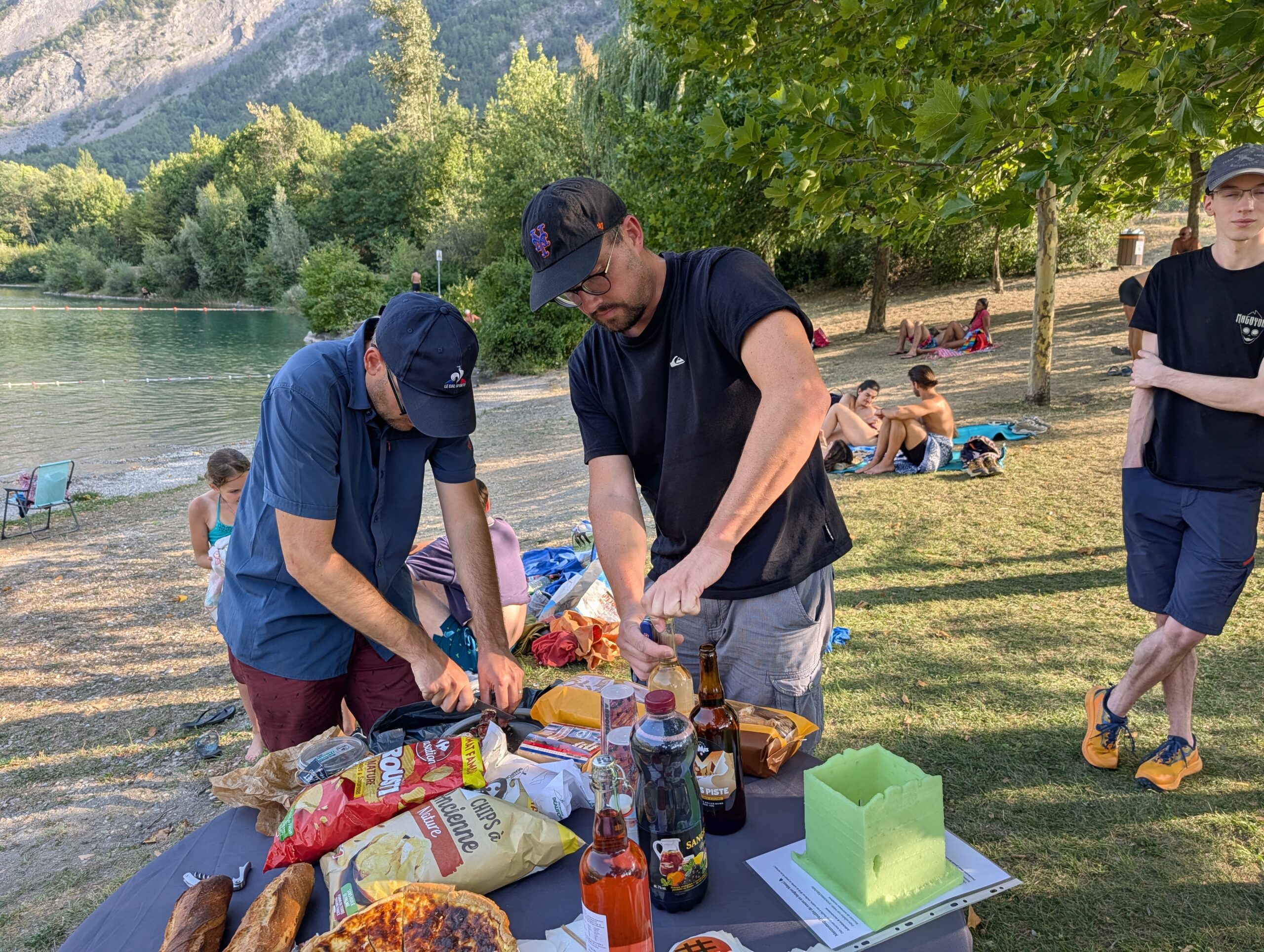 Préparatifs du repas au bord du plan d'eau des Oudins, repas d'été #MauriennisezVous 2026