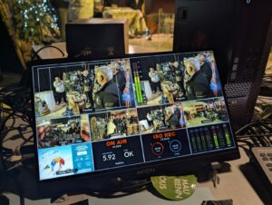 Écran de contrôle de la régie pendant le live Skiogrande : les quatre caméras en multiview, le retour Program, les vumètres audio et l'indicateur ON AIR avec le débit de diffusion vers YouTube